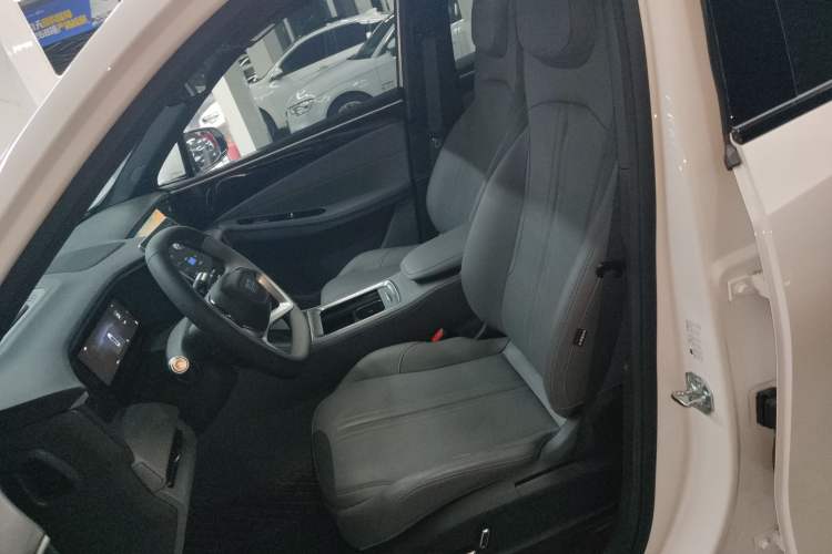 Used  L7 2025 EM-i 115km Exploration Edition
