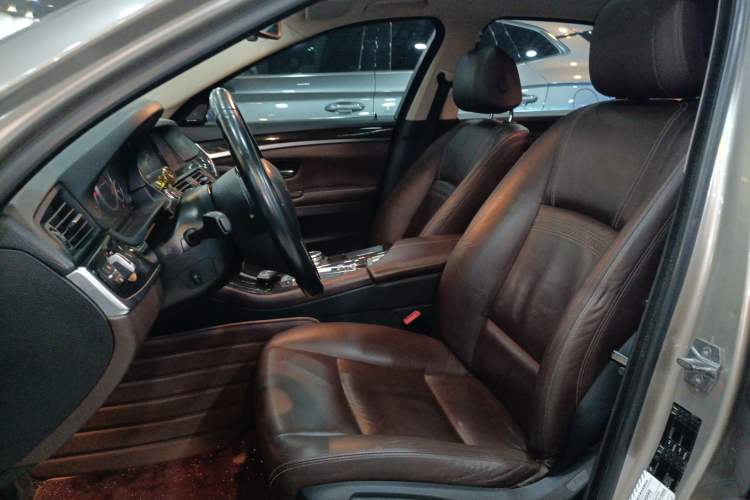 Used BMW 5 Series 2014 525Li Luxury Design Package
