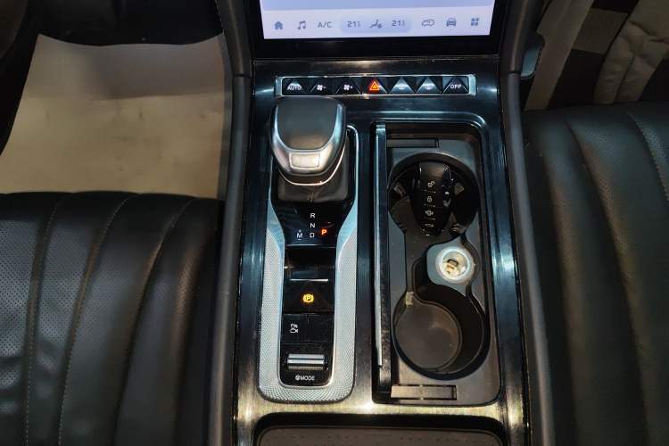 Used Hongqi H5 2024 2.0T Automatic Smart Connect Flagship Edition