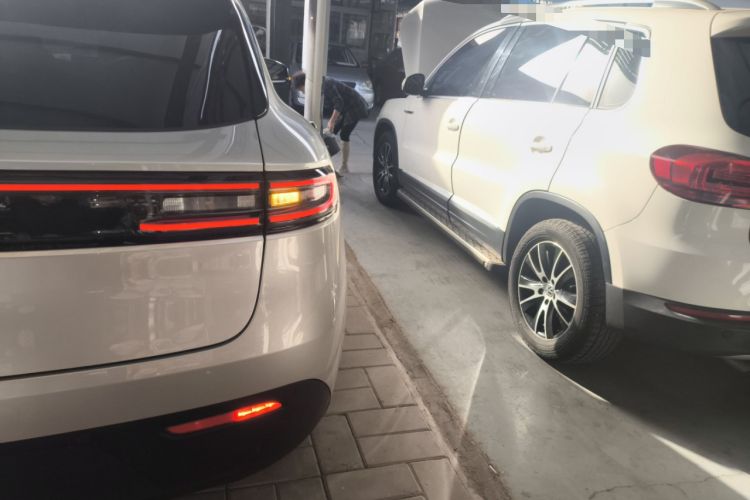 Used Hima AITO M5 2022 Extended-Range Four-Wheel Drive Performance Version
