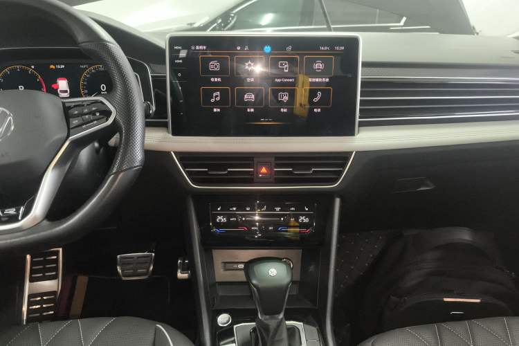 Used Volkswagen Tiguan L 2023 330TSI Automatic Two-Wheel Drive R-Line Enjoyment Edition