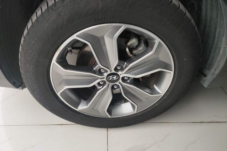 Used Hyundai Santa Fe 2017 2.0T Automatic All-Wheel Drive Smart 7-Seater
