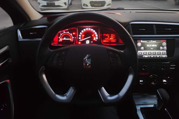 Used  6 2014 1.6T Luxury Edition THP160