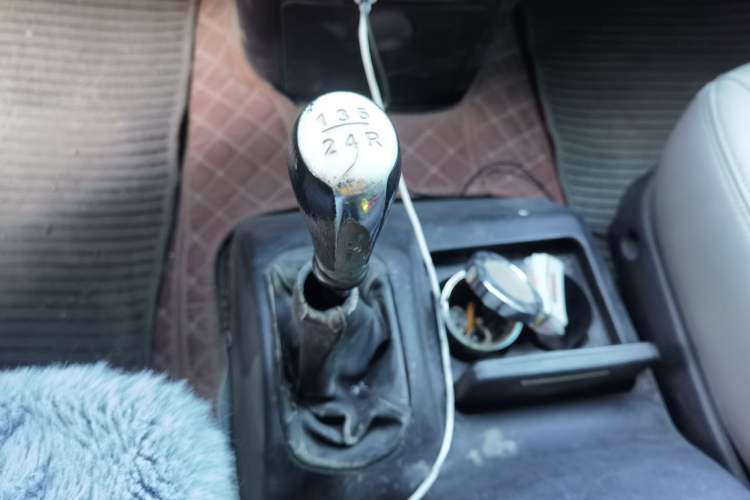 Used  Refine 2008 2.0L Shuttle Gasoline Basic Version with Single Air Conditioner