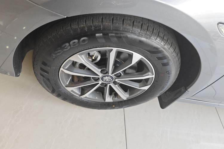 Used BYD Qin PLUS 2024 HONOR Edition DM-i 55KM Leading Model
