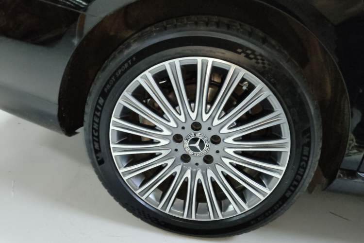 Used Mercedes-Benz E-Class 2023 Updated E 300 L Luxury Edition