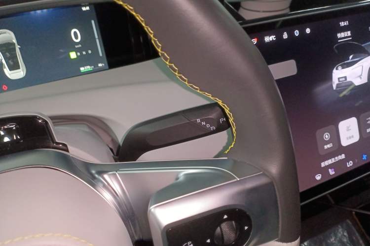 Used  11 2022 Long-Range Dual-Motor Luxury Edition 5 Seats