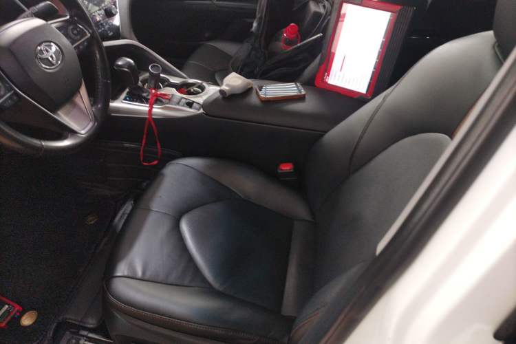 Used Toyota Camry 2019 Dual-Engine 2.5 HG Luxury Edition China VI Standard