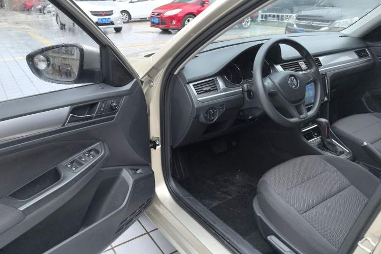 Used Volkswagen Bora 2018 1.5L Automatic Fashion Model