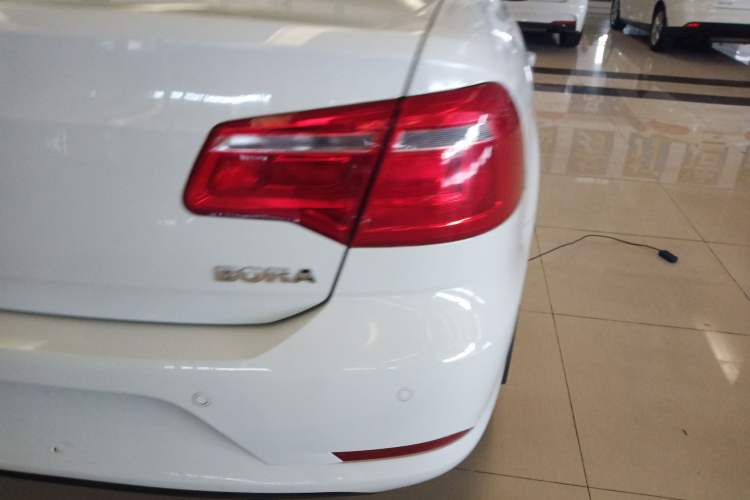 Used Volkswagen Bora 2015 Value Edition 1.6L Automatic Fashion Version
