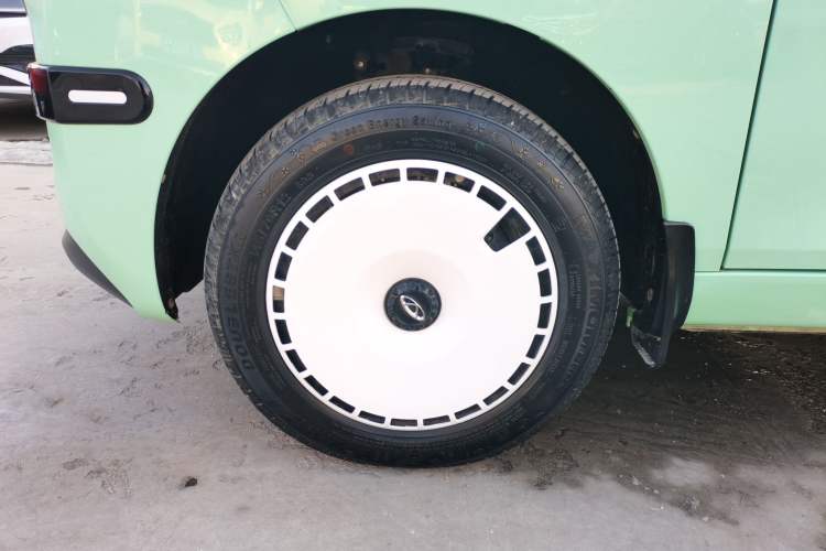 Used Chery QQ Ice Cream 2022 120km Conical Shape Lithium Iron Phosphate
