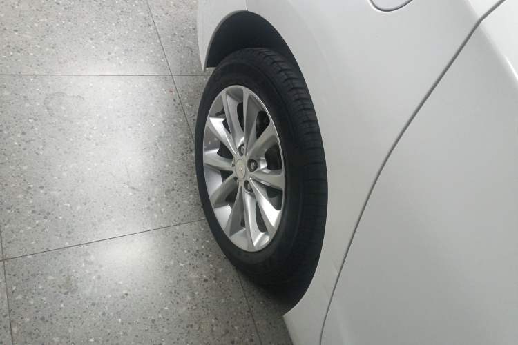 Used Chevrolet Cruze 2018 320 Automatic Pioneer Sunroof Edition
