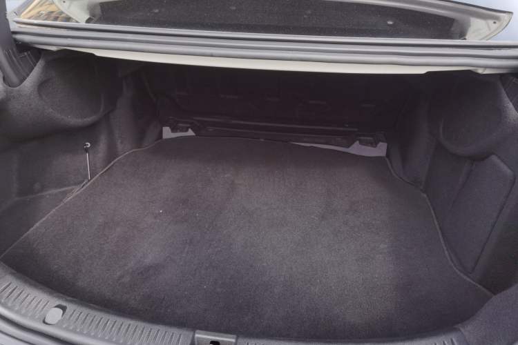 Used Mercedes-Benz E-Class 2019 E 300 L Sporty and Stylish Model