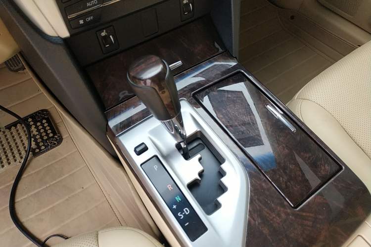 Used Toyota Camry 2015 2.0G Premier Edition