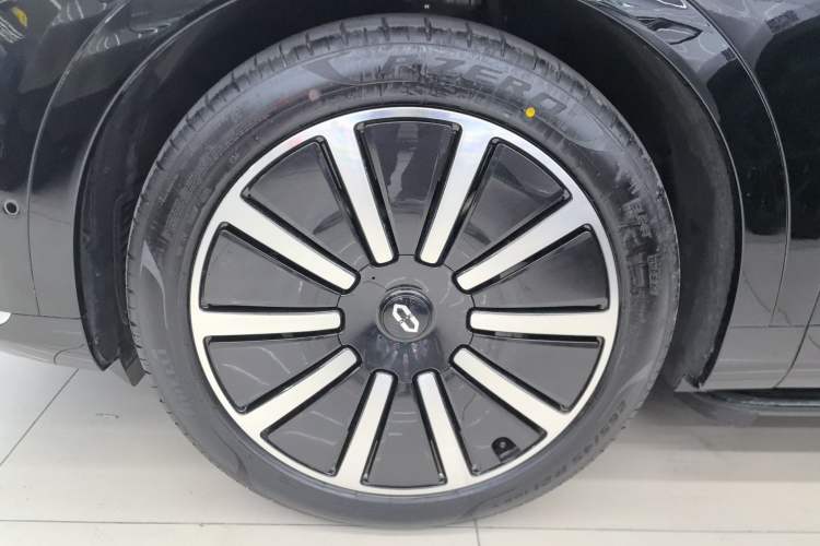 Used Hima AITO M9 2025 Extended-Range Ultra Version 52 kWh 5-Seater Edition
