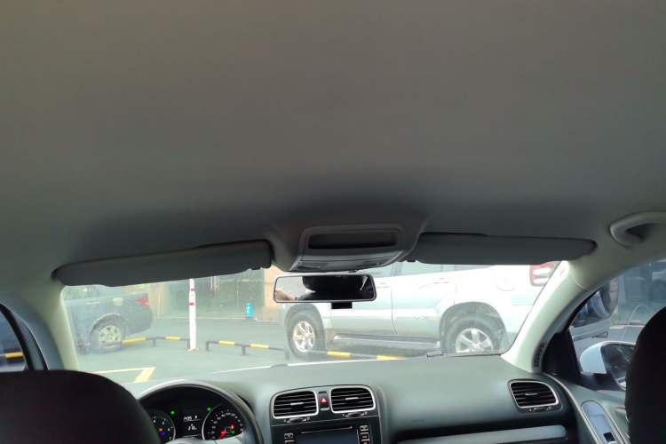 Used Volkswagen Golf 2012 1.6L Automatic Fashion Model
