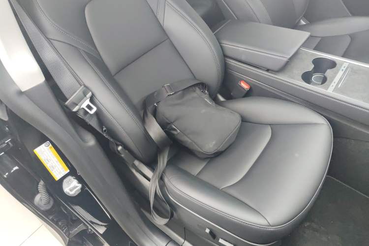 Used Tesla Model Y 2022 Rear-Wheel-Drive Version
