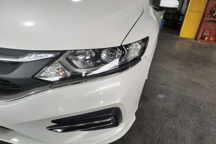 Used Honda Jade 2017 1.8L automatic Comfort version 5 seats
