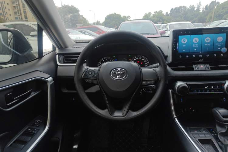 Used Toyota Wildlander 2022 Updated Version 2.0L CVT Two-Wheel Drive Leading Edition
