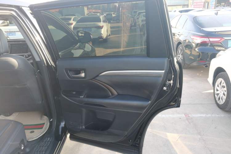 Used Toyota Highlander 2018 2.0T Four-Wheel Drive Ultimate Edition 7-Seater Emission Standard China V
