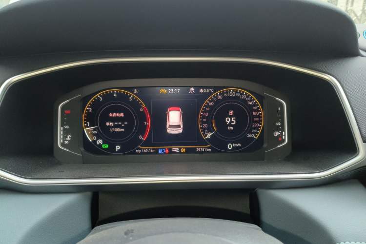 Used Volkswagen Tharu 2023 300TSI Two-Wheel-Drive Full Moon Edition
