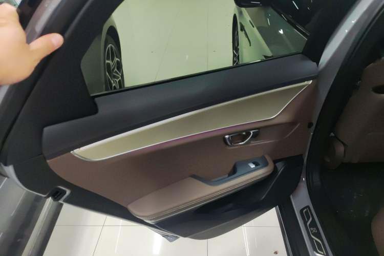 Used BYD Han 2025 DM-i Smart Drive 125KM Prestige Model
