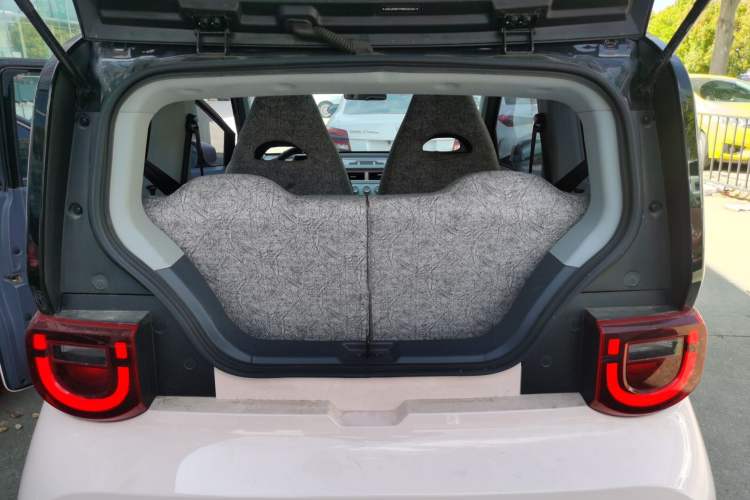 Used Chery QQ Ice Cream 2022 170km Sundae Phosphate Lithium-Ion
