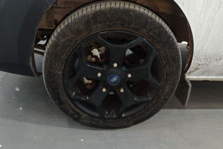 Used Ford Transit 2023 2.0T Gasoline Automatic Multi-Purpose Commercial Vehicle Mid-Drive Low-Roof Design 5/6 Seats
