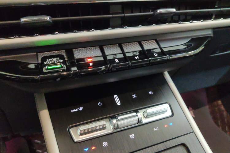 Used Lincoln Corsair 2023 2.0T Two-Wheel Drive Luxury Edition
