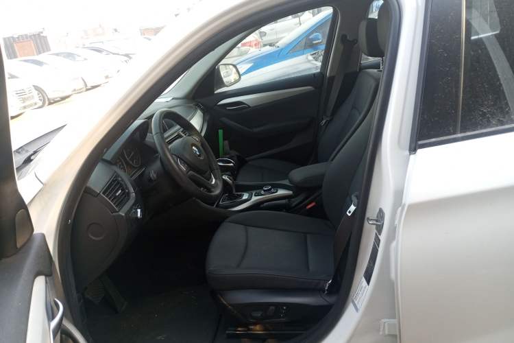 Used BMW X1 2014 sDrive18i Leading Model
