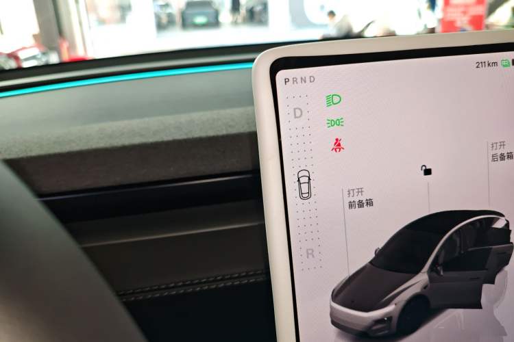 Used Tesla Model Y 2025 Rear-Wheel-Drive Version
