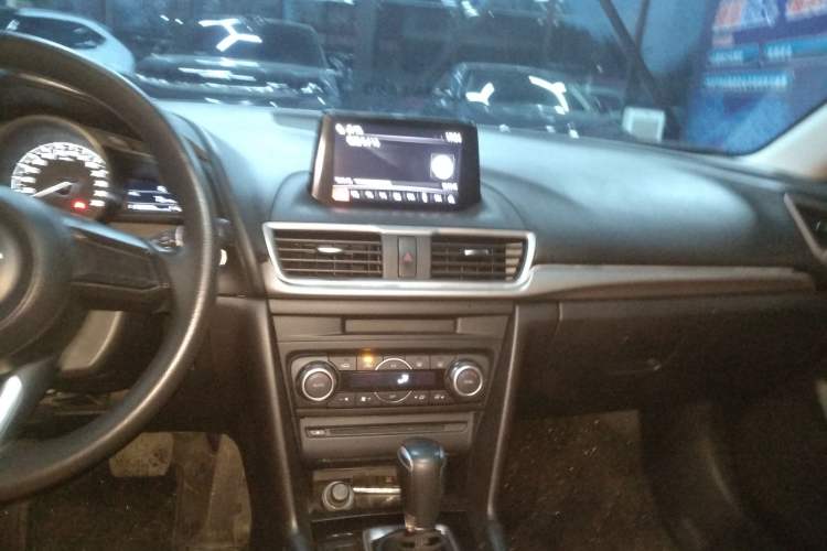 Used Mazda Mazda 3 Axela 2017 Sedan 1.5L Automatic Luxury Model Emission Standard China V
