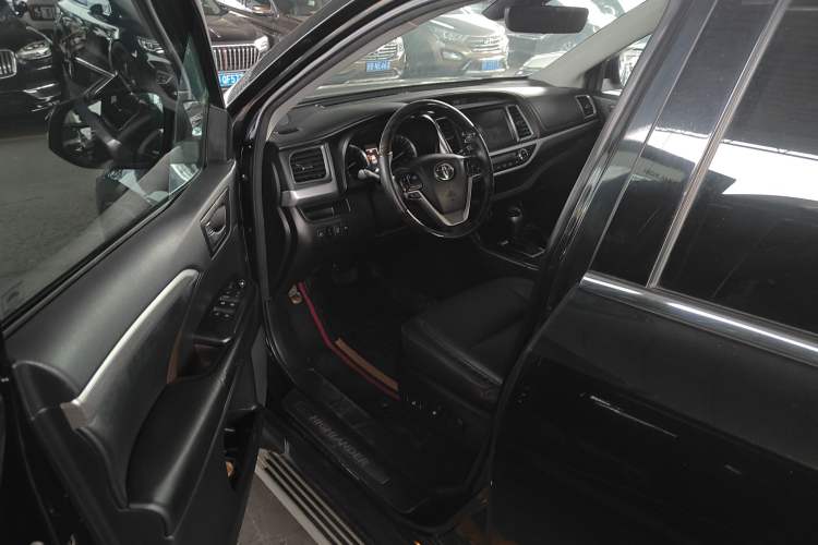 Used Toyota Highlander 2018 2.0T Four-Wheel Drive Luxury Version 7 Seats China VI Standard