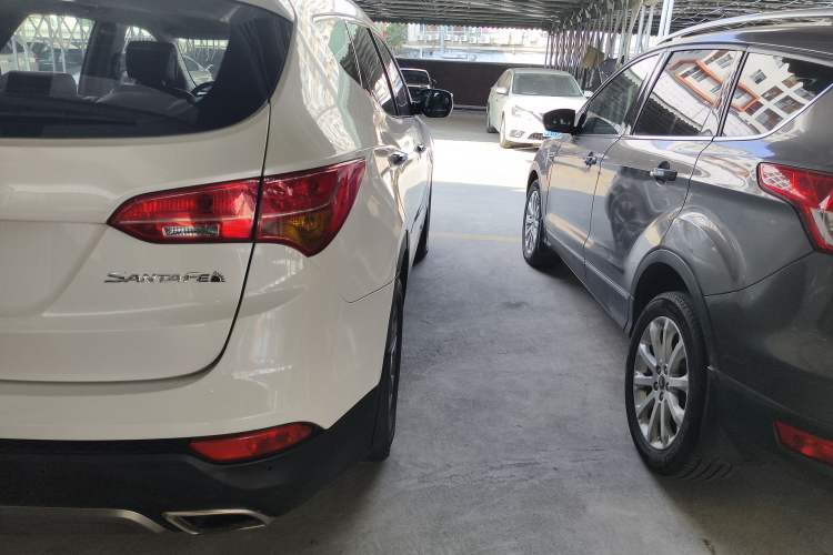 Used Hyundai Santa Fe 2013 2.4L Automatic Two-Wheel Drive Smart Version
