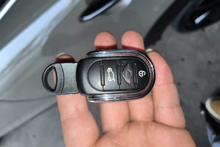 Used MINI MINI 2018 2.0T COOPER S Classic Edition Five-Door Version
