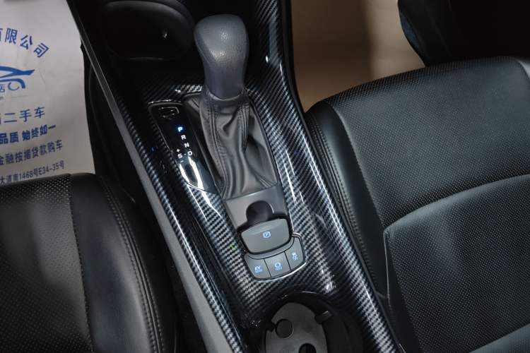 Used Toyota IZOA 2021 Dual-Motor 2.0L Yi Xing Edition
