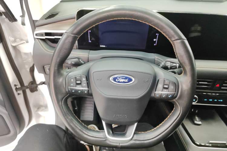 Used Ford Edge 2021 Facelifted PLUS EcoBoost 245 Two-Wheel Drive XLT 7-Seater
