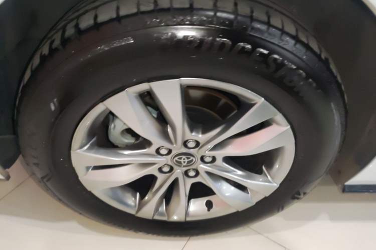 Used Toyota Sienna 2024 2.5L Hybrid Four-Wheel Drive Prestige Edition