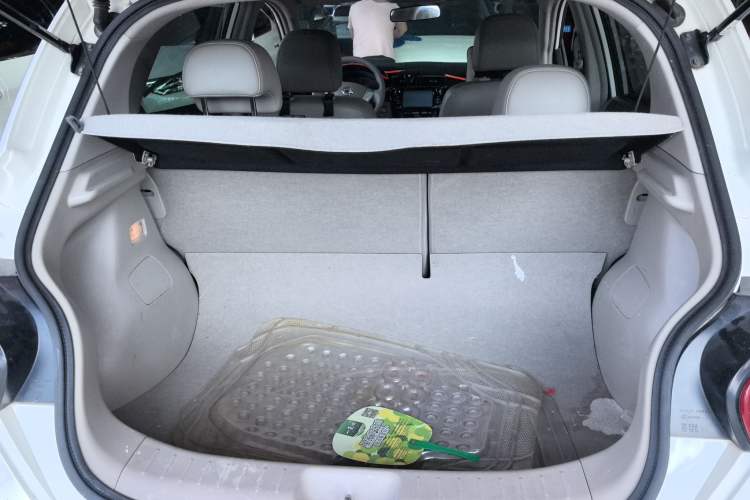 Used Nissan Tiida 2011 1.6L CVT Smart Version
