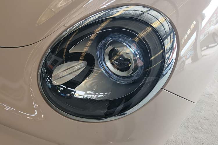 Used ORA Good Cat 2023 401 km Standard Range Luxury Version Lithium Iron Phosphate
