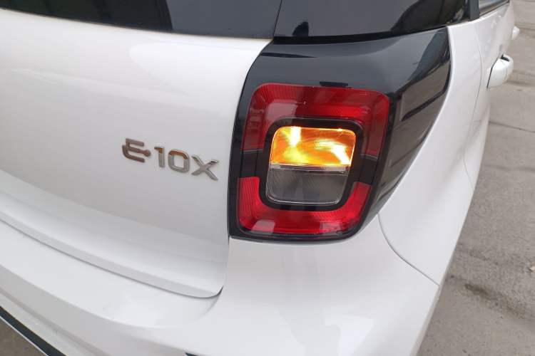 Used SOL E10X 2021 302 km Range Luxury Version 30.2 kWh