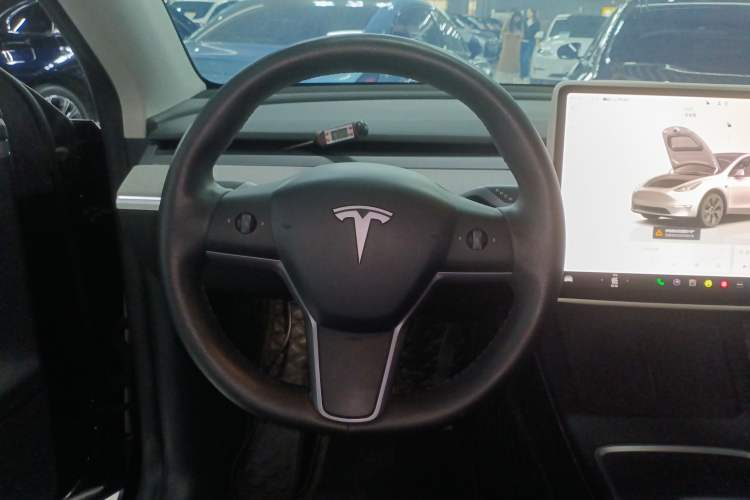 Used Tesla Model Y 2023 Rear-Wheel-Drive Version
