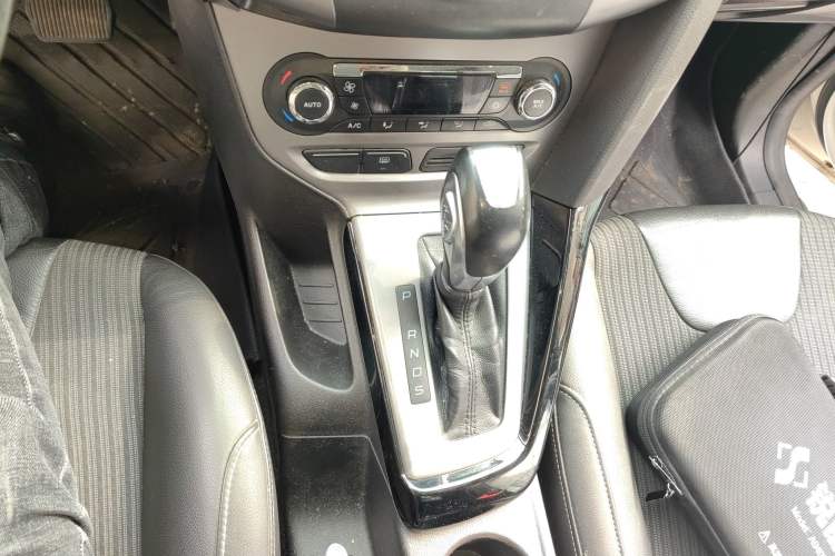 Used Ford Focus 2012 Sedan 1.6L Automatic Fashion Edition