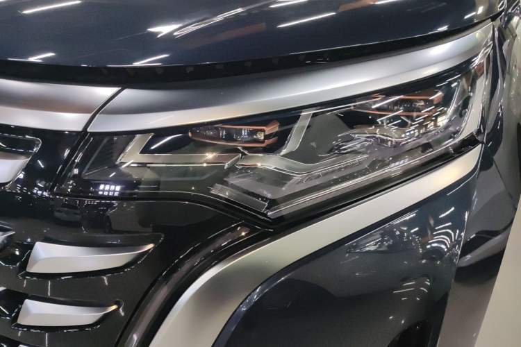 Used Denza D9 2022 DM-i 970 Four-Wheel Drive Flagship Model