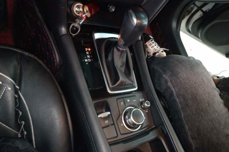 Used Mazda Mazda 3 Axela 2017 Hatchback 1.5L Automatic Luxury Model Emission Standard China V
