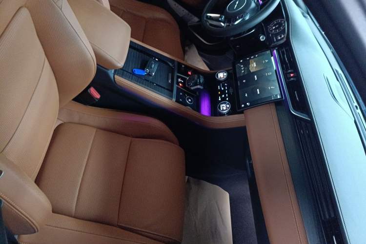 Used Jaguar XFL 2024 2.0T P300 Four-Wheel Drive Flagship Sport Gold Edition