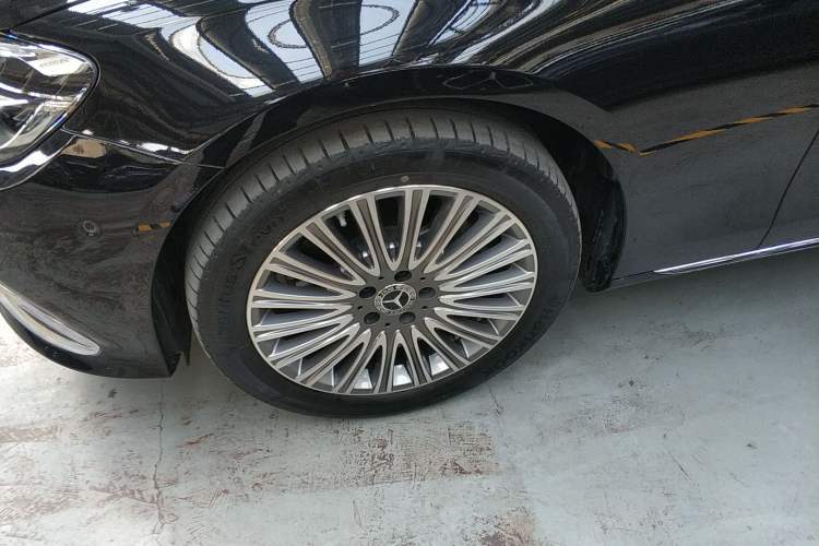 Used Mercedes-Benz E-Class 2022 Second Facelift E 300 L Fashion Edition
