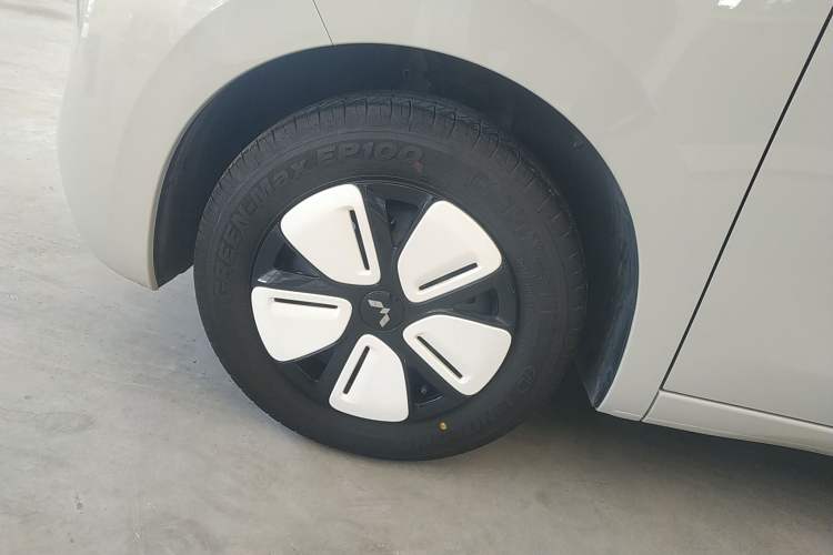 Used Wuling Hongguang MINIEV 2025 Four-Door Version Advanced Edition
