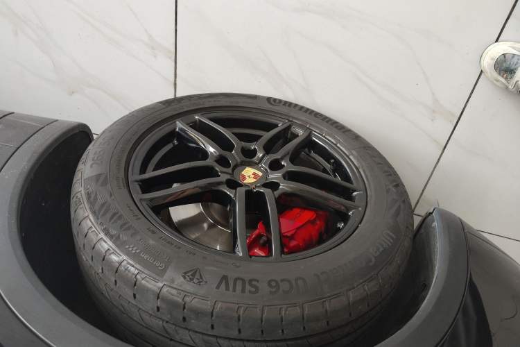 Used Porsche Cayenne 2015 3.6L automatic transmission U.S. specification
