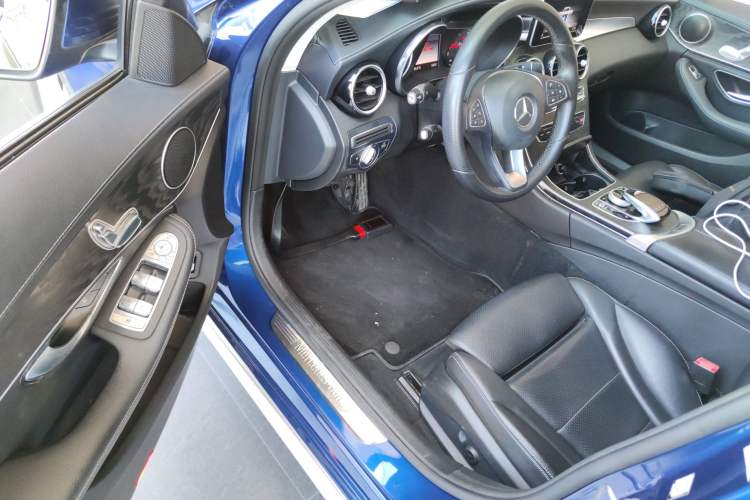 Used Mercedes-Benz C-Class 2018 C 180 L Fashion Edition Sport Version
